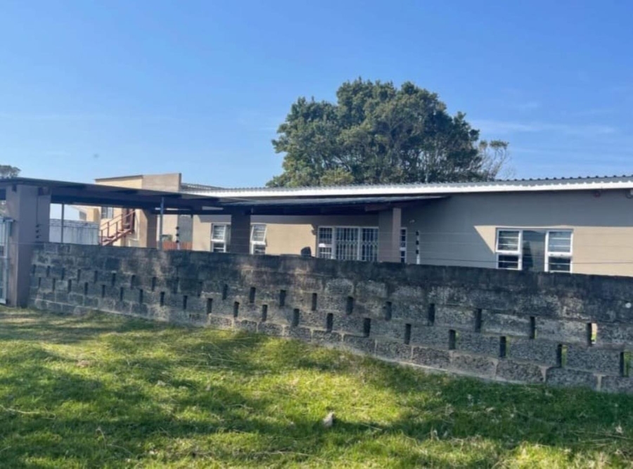 Commercial Property for Sale in Cove Ridge East Eastern Cape